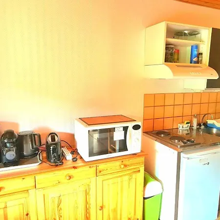 - Avec - Terrasse - Jardin- Parking - Proche Toutes Commodites Et - Calme - Lisiere De Foret Apartman *