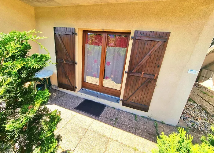 - Avec - Terrasse - Jardin- Parking - Proche Toutes Commodites Et - Calme Gérardmer