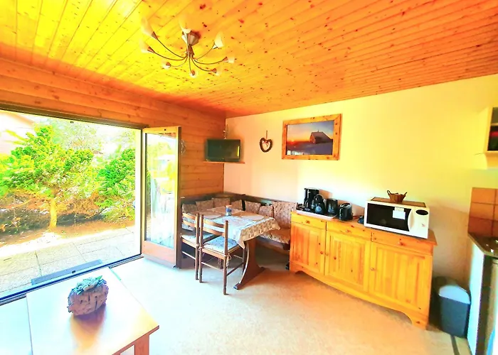 - Avec - Terrasse - Jardin- Parking - Proche Toutes Commodites Et - Calme