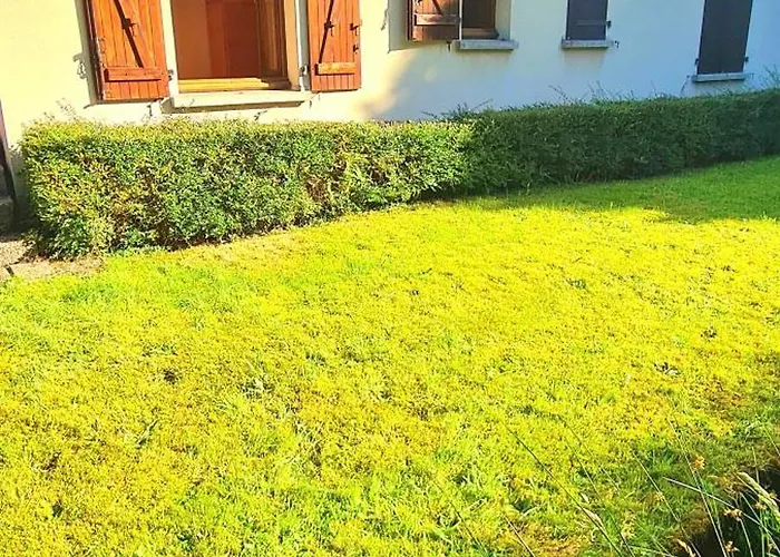 - Avec - Terrasse - Jardin- Parking - Proche Toutes Commodites Et - Calme