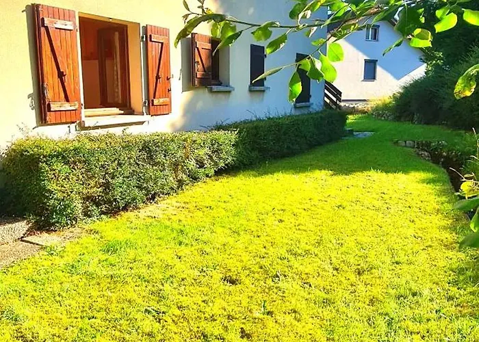 - Avec - Terrasse - Jardin- Parking - Proche Toutes Commodites Et - Calme *